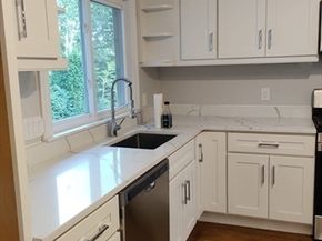 15 Sunset Dr, Randolph MA 02368