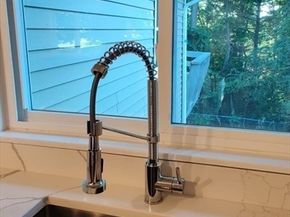 15 Sunset Dr, Randolph MA 02368