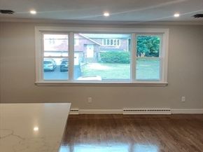 15 Sunset Dr, Randolph MA 02368