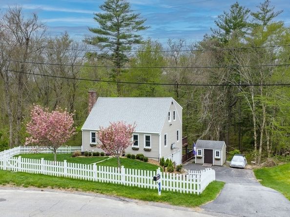 6 Michelle Lane, Mattapoisett MA 02739