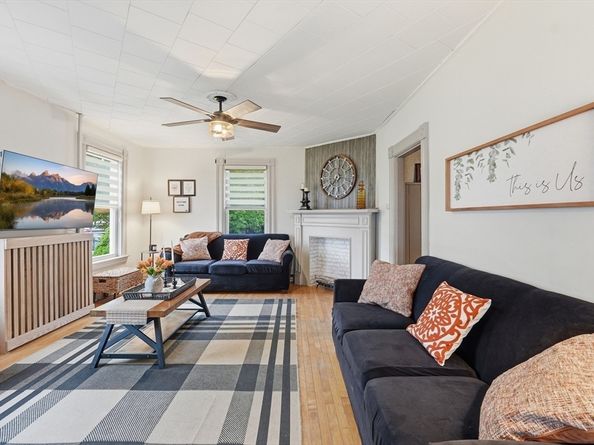 26 Fales St, Worcester MA 01606