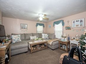 9-11 Maple St, Spencer MA 01562