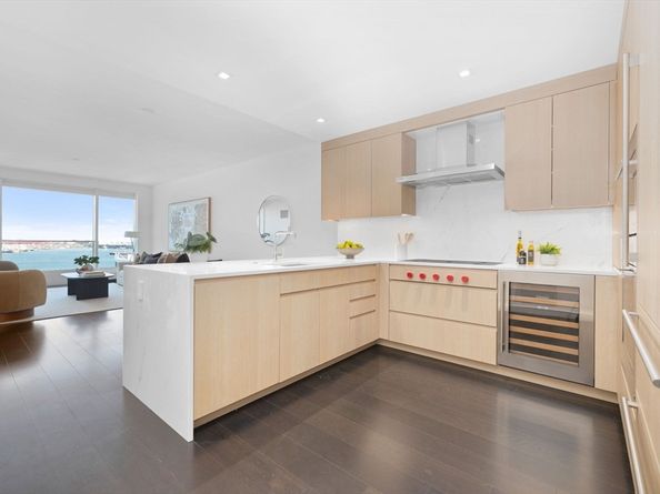 150 Seaport Blvd 11C, Boston MA 02210
