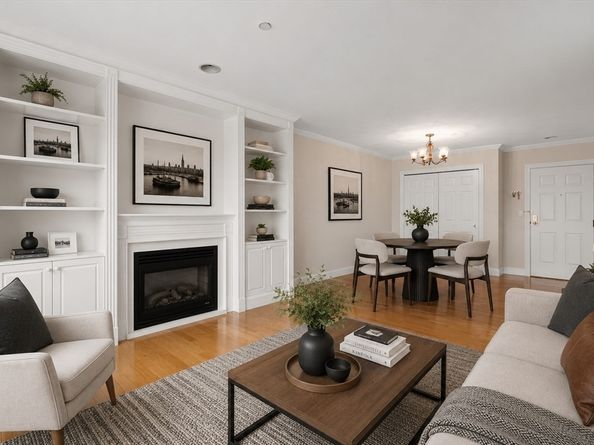73 Chelsea St 305, Boston MA 02129