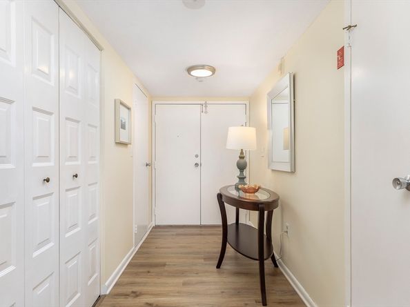 404 Paradise Road 1C, Swampscott MA 01907