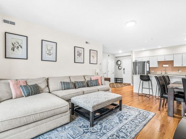 15 Guild St 302, Boston MA 02119