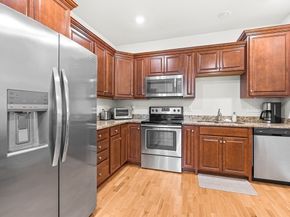 62 Abigail Way 1006, Reading MA 01867