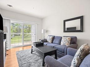 62 Abigail Way 1006, Reading MA 01867