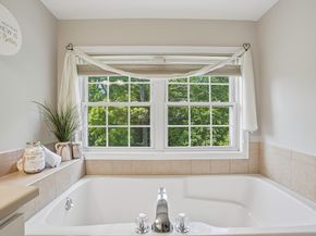 9 Robert Cir 9, Grafton MA 01536