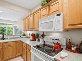 9 Robert Cir 9, Grafton MA 01536