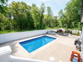 159 Mishawum Rd, Woburn MA 01801