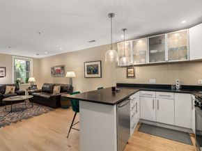 290 Columbus Ave 1, Boston MA 02116