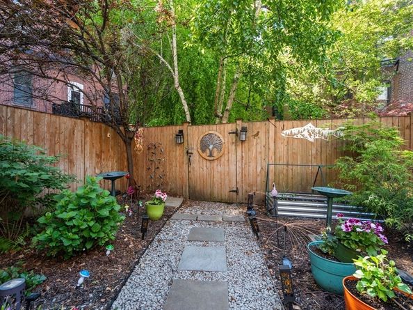 290 Columbus Ave 1, Boston MA 02116