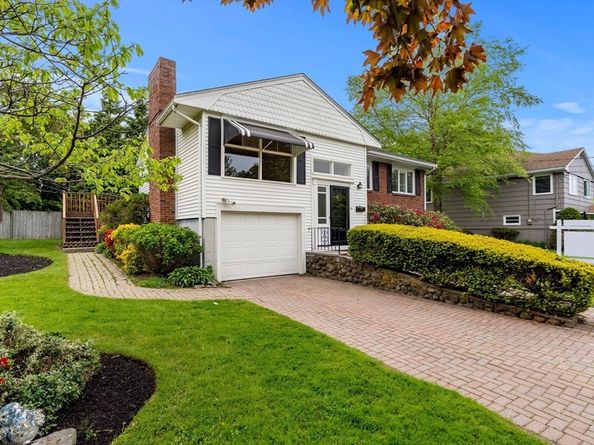 25 Countryside Ln, Marblehead MA 01945