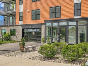 11 Oak Grove Ter 402, Quincy MA 02169