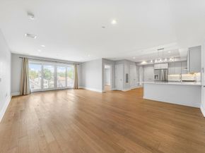 11 Oak Grove Ter 402, Quincy MA 02169