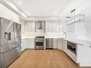 11 Oak Grove Ter 402, Quincy MA 02169