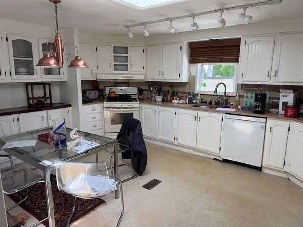 16 Liberty St, West Bridgewater MA 02379