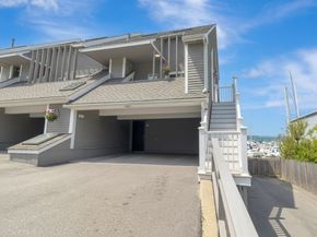 10 Milford Street 18, Hull MA 02045