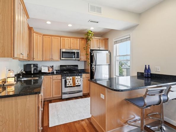 841 Saratoga St 3, Boston MA 02128