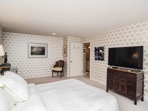 210 Nahanton 407, Newton MA 02459