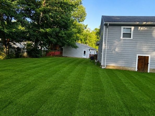 40 Border Rd, Holbrook MA 02343
