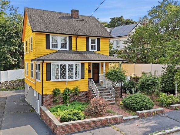 112 Sherwood Rd, Medford MA 02155