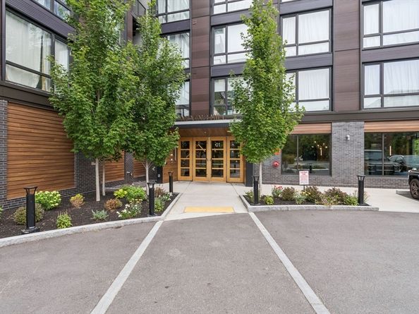 1 Nevins Hill Way 405, Boston MA 02135