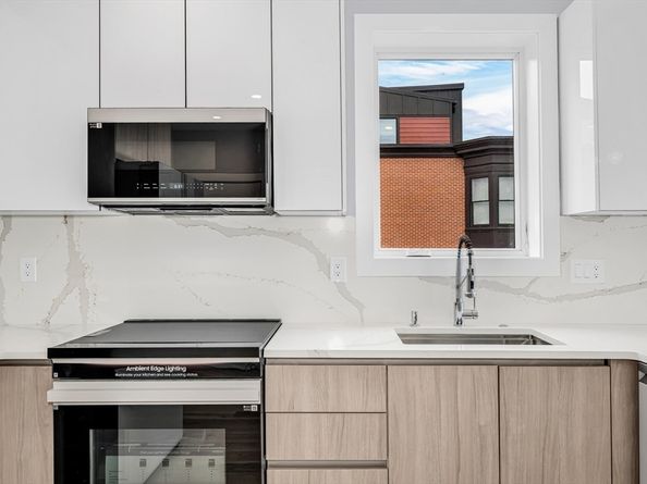 181 Maverick PH, Boston MA 02128