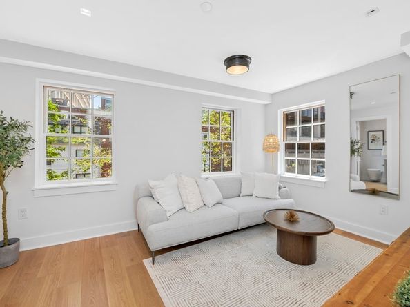 33 Bowdoin Street PH, Boston MA 02114
