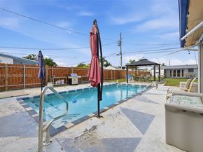 7121 Wilson St, Hollywood FL 33024