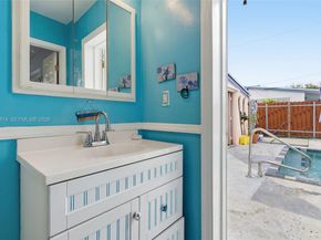 7121 Wilson St, Hollywood FL 33024