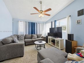 7121 Wilson St, Hollywood FL 33024