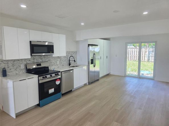 1221 Cleve H Dixon Ave., Riviera Beach FL 33404