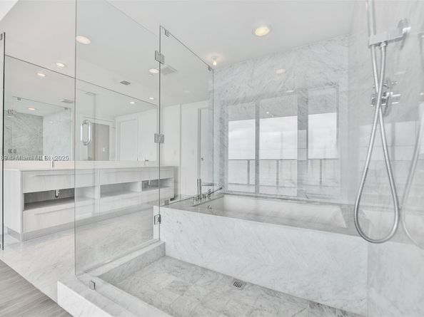 3131 NE 7th Ave 3101, Miami FL 33137
