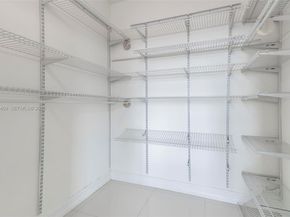 185 SW 7th St 3508, Miami FL 33130