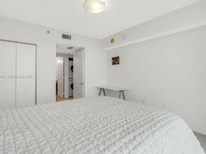 185 SW 7th St 3508, Miami FL 33130