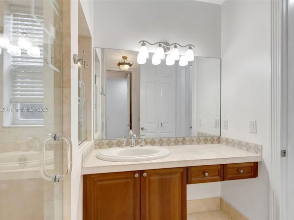 8244 Lakeview Dr, West Palm Beach FL 33412