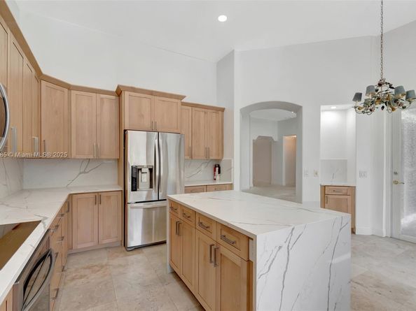 8244 Lakeview Dr, West Palm Beach FL 33412