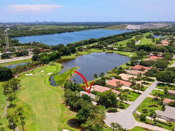 8244 Lakeview Dr, West Palm Beach FL 33412