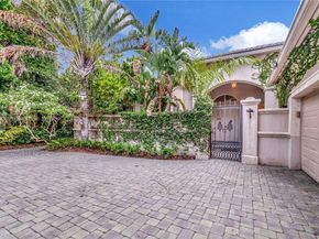 8244 Lakeview Dr, West Palm Beach FL 33412