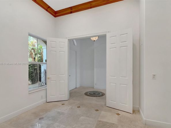 8244 Lakeview Dr, West Palm Beach FL 33412