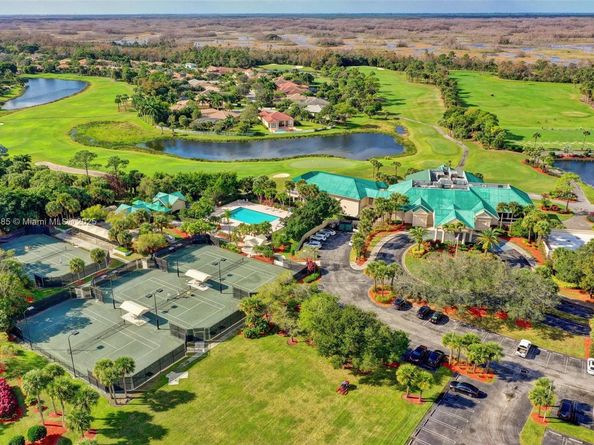 8244 Lakeview Dr, West Palm Beach FL 33412