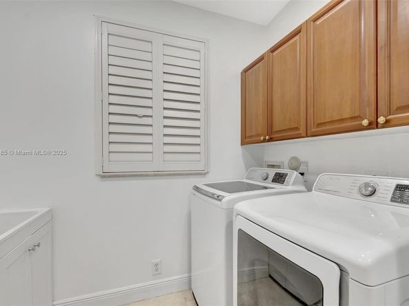 8244 Lakeview Dr, West Palm Beach FL 33412