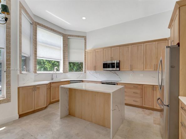8244 Lakeview Dr, West Palm Beach FL 33412