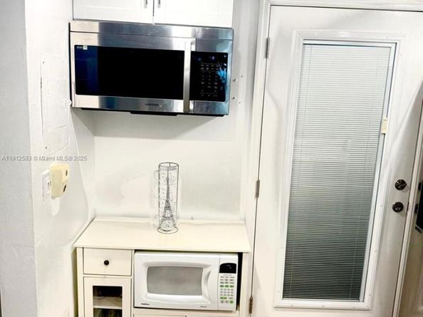 1045 10th St 206, Miami Beach FL 33139