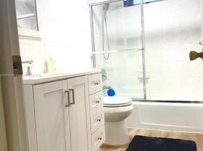 1045 10th St 206, Miami Beach FL 33139