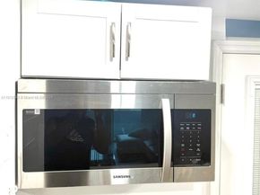 1045 10th St 206, Miami Beach FL 33139