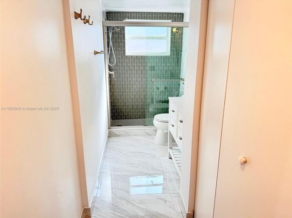 180 NE 12th Ave 12E, Hallandale Beach FL 33009