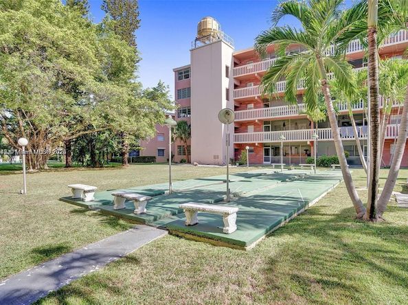 180 NE 12th Ave 12E, Hallandale Beach FL 33009